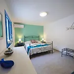 Skyview 招待所 4*