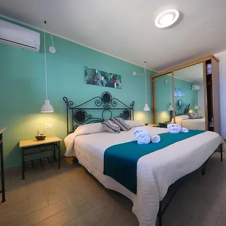 Skyview Гостевой дом Чефалу