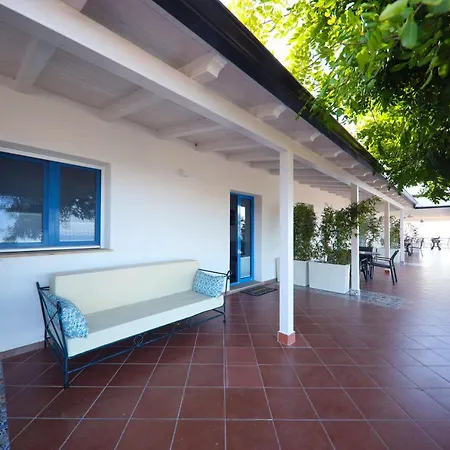 Гостевой дом Skyview Чефалу