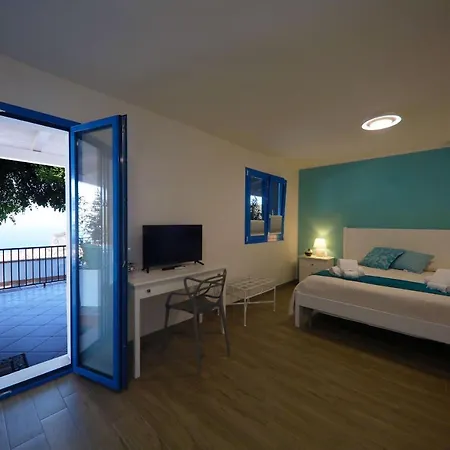 Skyview Гостевой дом Чефалу