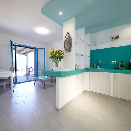 Skyview Гостевой дом Чефалу