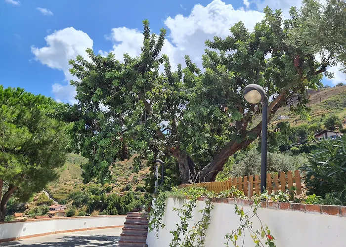 Skyview Чефалу